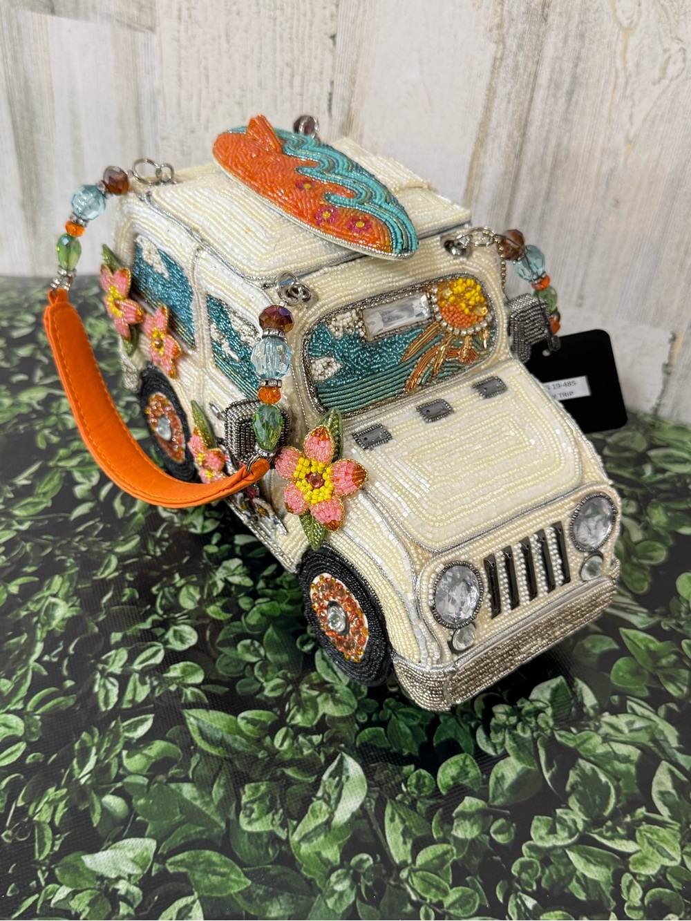 Mary Frances “Day Trip” Cream Beaded Camper Surf Theme Bag Cert of Authenticity - Picture 10 of 15